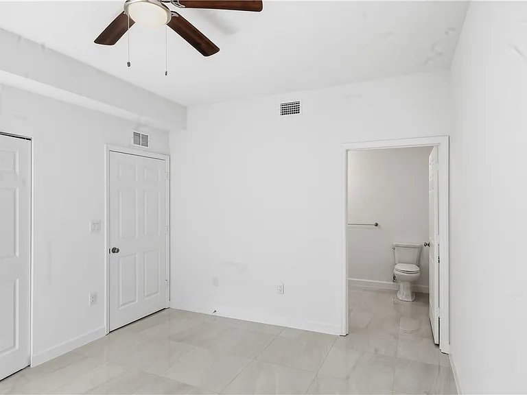 939 19th St #939 — Photo 16