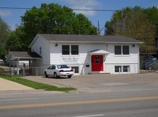 3516 Center Point Rd NE, Cedar Rapids, IA 52402