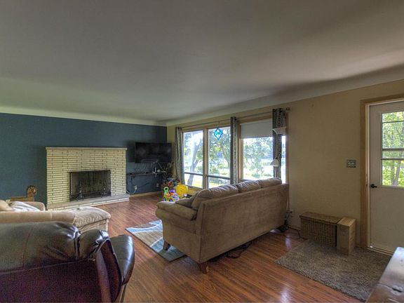 5th image of 904 Rosemary Ave
