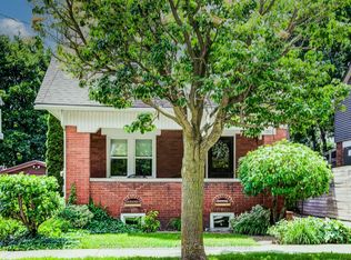 151 Esson St, Waterloo, ON N2L1Z9