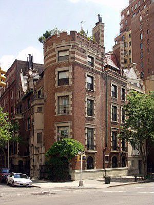 One of 5 Townhome Looking Riverside Park