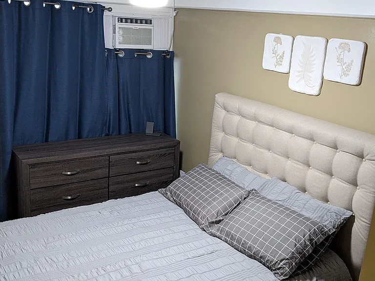 Queen Bed with Linens