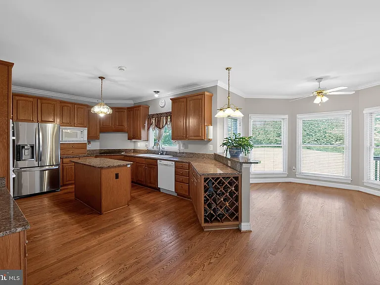 13031 Twelve Hills Rd — Photo 16