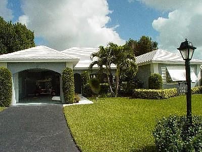 1st image of 4886 S Lake Dr