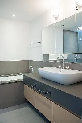 Sold by Bank Neary | media 7