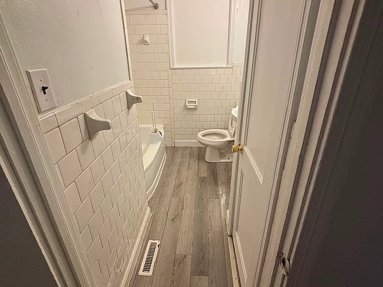 916 Carol St — Photo 13