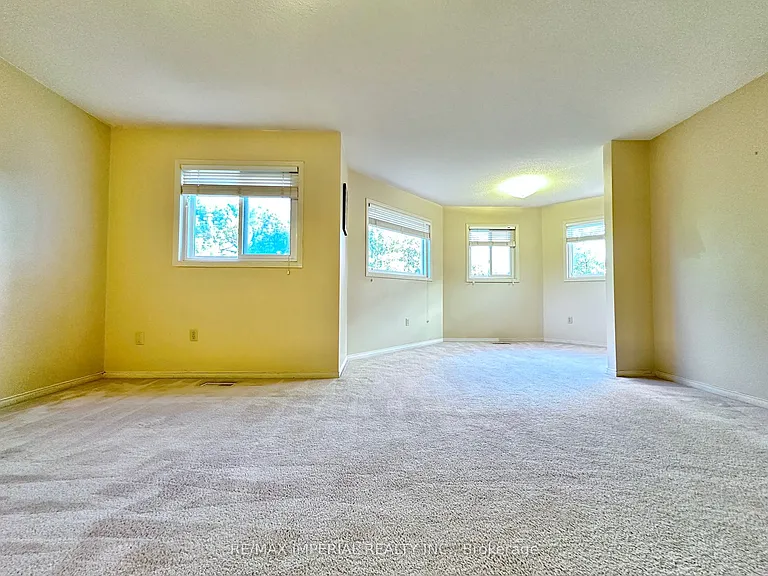 3058 Dalehurst Dr — Photo 19