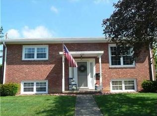 433 E Beaver St, Zelienople, PA 16063