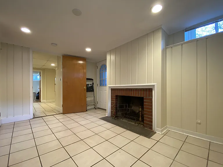 239 Edwards St #LL — Photo 3