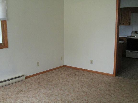 2nd image of 124 Cedar St