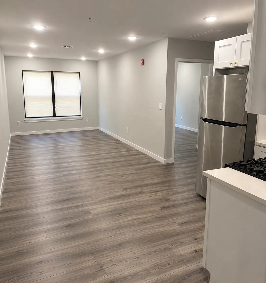 1 bed, $1,923 — Photo 4