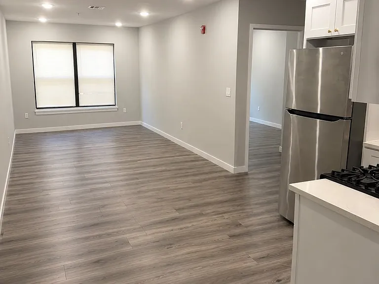 135 Beech St — Photo 5