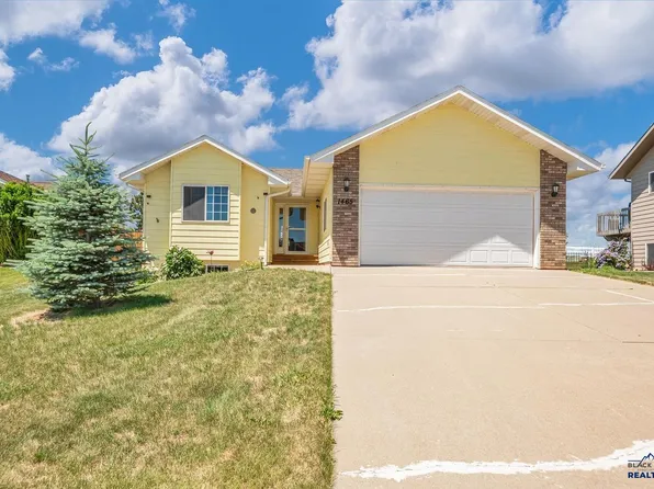 1465 Edinborough Dr, Rapid City, SD 57702