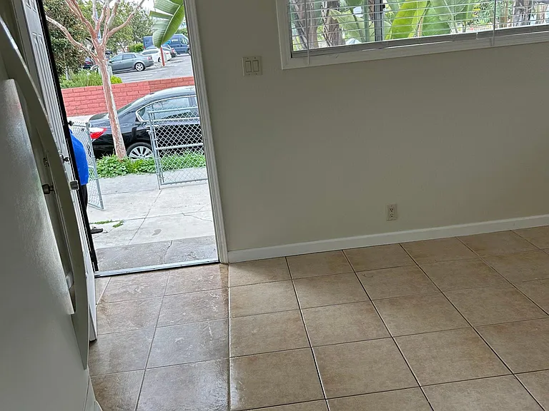 4333 W 156th St #1/2 — Photo 3