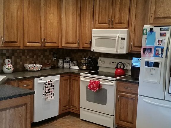 5th image of 137 Beech Ave
