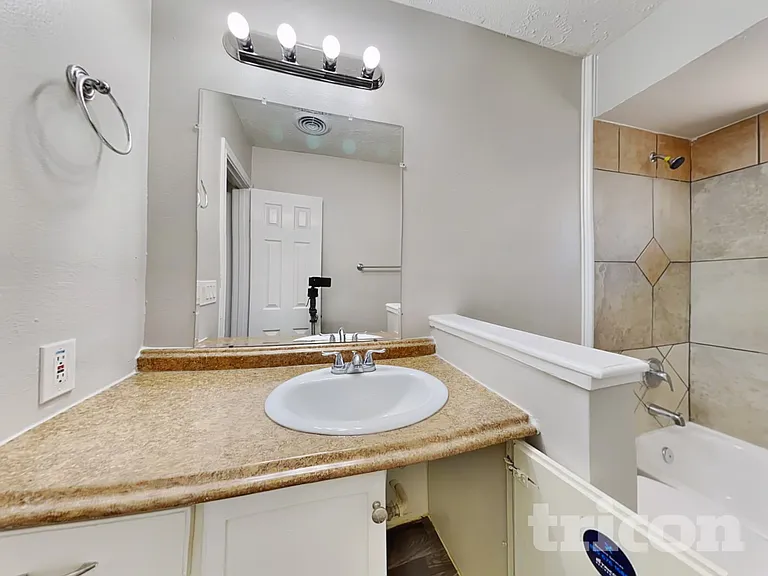 4427 Oakside Dr — Photo 14