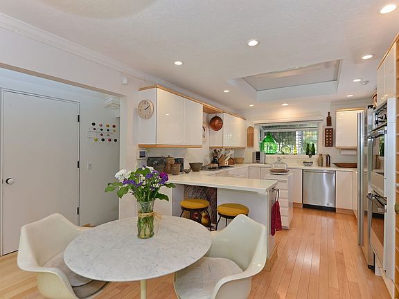 3rd image of 2663 Saint Tropez Pl