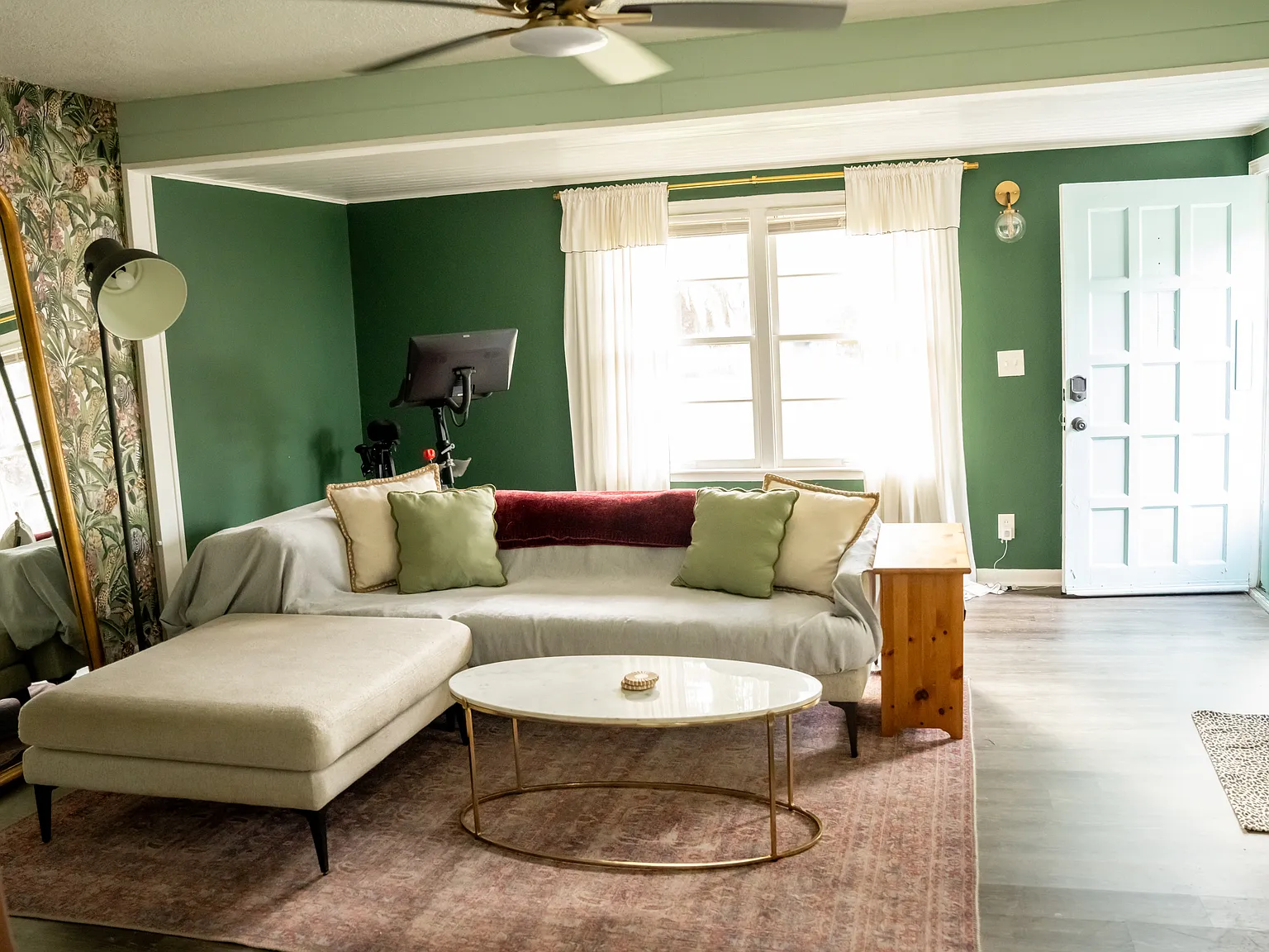 2 bed, 850 sqft, $2,400 — Photo 4