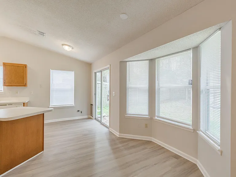 4172 Davie Ct — Photo 9