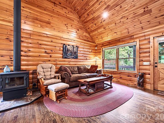 3rd image of 309 Doubleview Dr