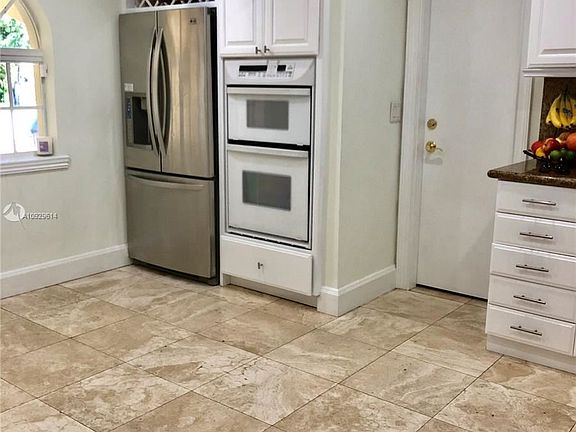 3rd image of 1325 Coruna Ave