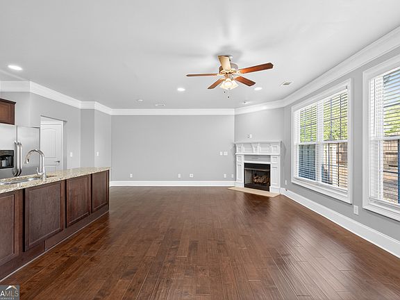 3rd image of 2854 Jordan Oaks Ln #8