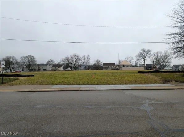 3rd St NE, Carrollton, OH 44615