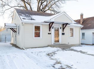 921 Harriet Ave, Aurora, IL 60505