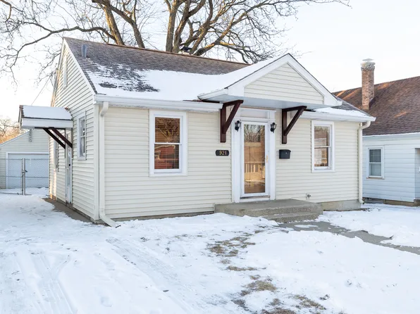 921 Harriet Ave, Aurora, IL 60505