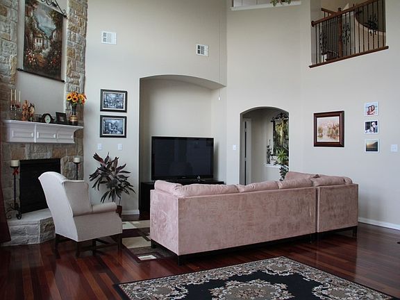5th image of 428 Exmoor Ct