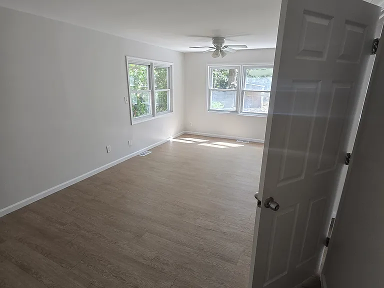 124 Erica Rd — Photo 8