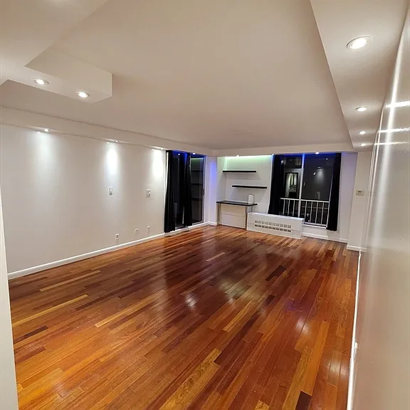 99 Pond Ave #924 — Photo 3
