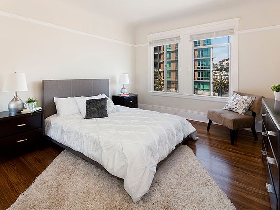 3rd image of 11 Dolores St APT 11