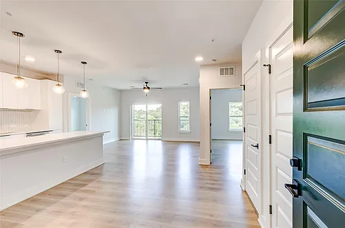 2500 Longview St Photo 1