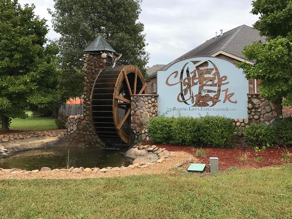 2nd image of 825 Gold Rush Ave