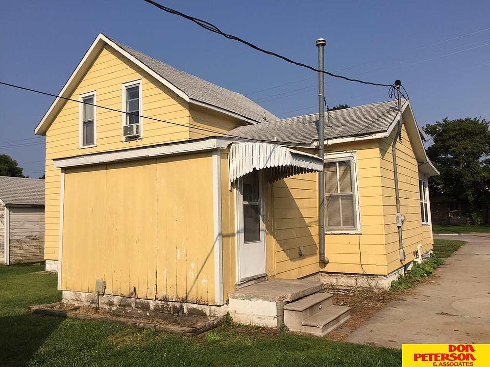 2nd image of 1539 N C St