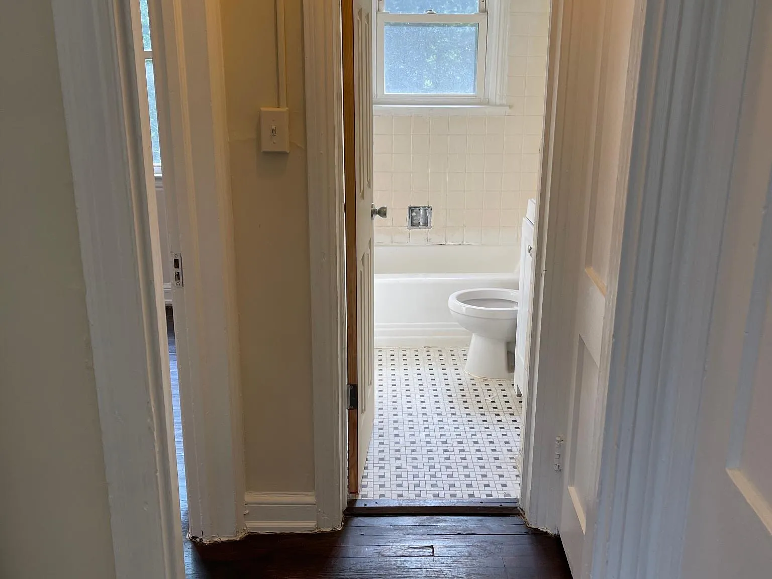 Studio, 600 sqft, $869 — Photo 4