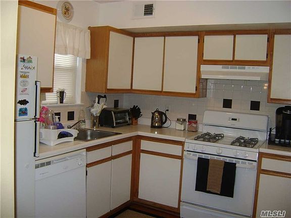3rd image of 2732 Schleigel Blvd