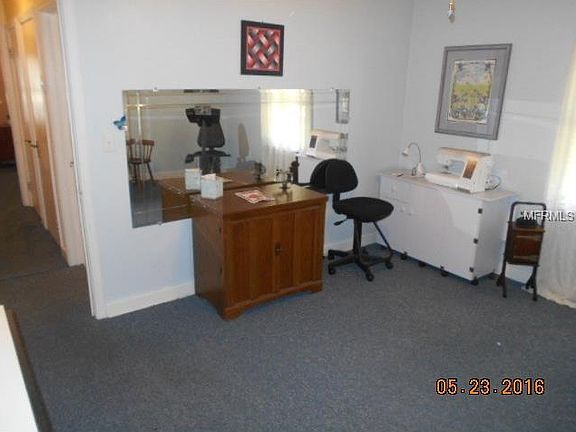 4th image of 480 S Oak Ave