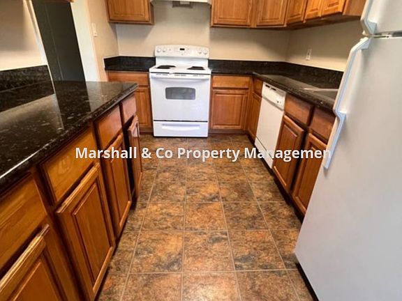4th image of 4 Davis Dr APT D