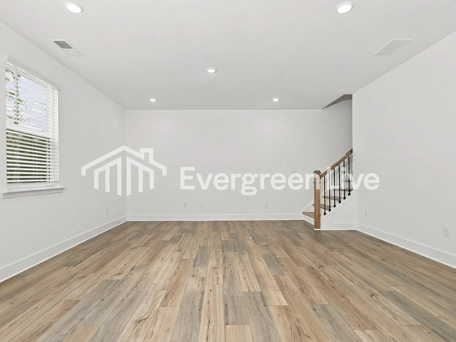 4 bed, 3.5 bath, 2541 sqft, $2,465 — Photo 4