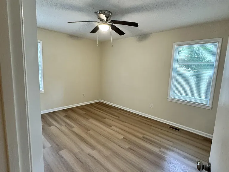 92 W Valley Dr — Photo 11