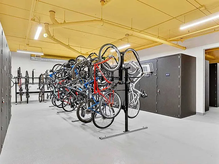 Keep your bike in tip top shape with our ride-in bicycle lounge, bicycle storage, and maintenance room.