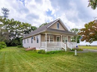 18 Gibbons St, Patchogue, NY 11772