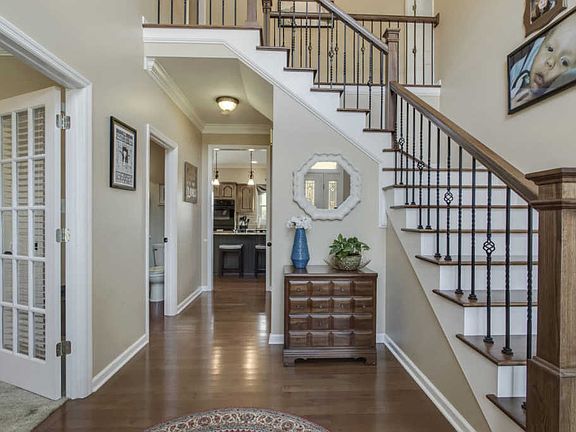 3rd image of 12116 Brookstone Dr