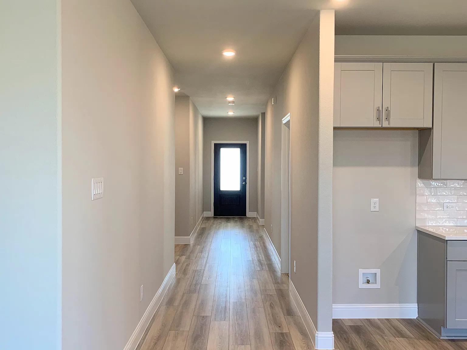 4 bed, 2059 sqft, $2,500 — Photo 4