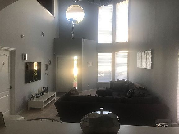 5th image of 413 Buchanan Ave