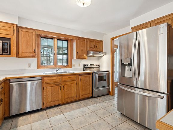 4th image of 16 Birchwood Way
