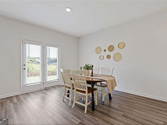 5th image of 778 Knightsbridge Ln