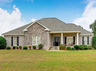 30 Flagstone Dr, Wetumpka, AL 36093